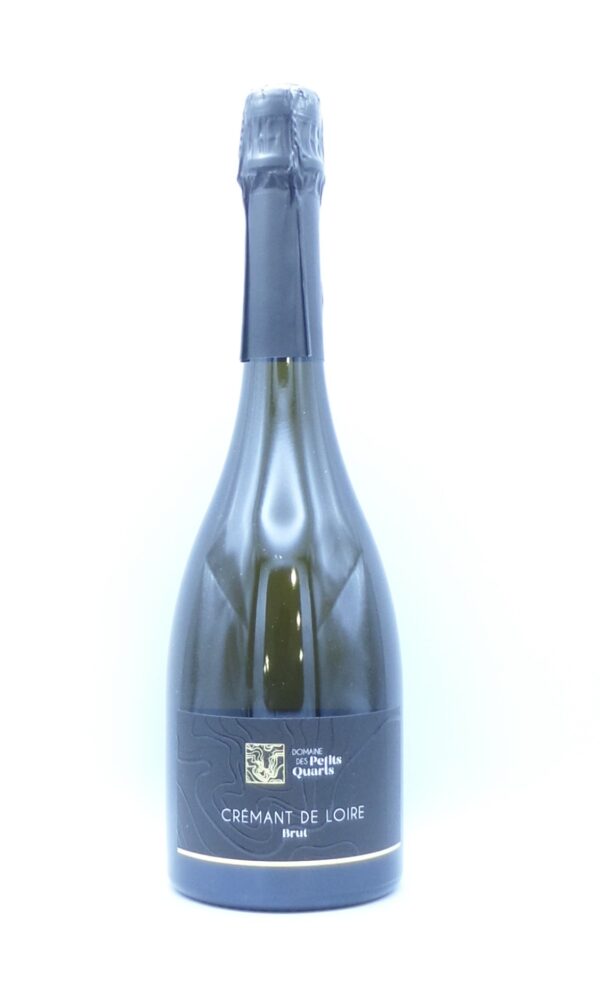crémant de loire domaine des petits quarts